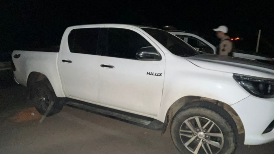 Abordagem na BR-262, em Araxá, termina com prisão por receptação e adulteração de veículo