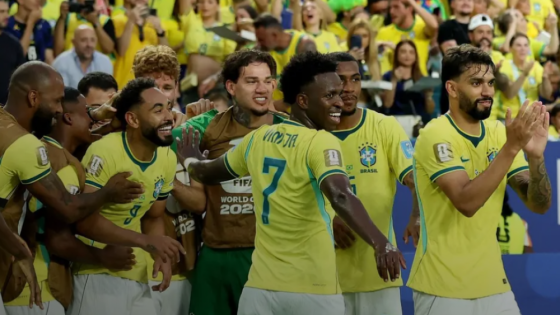 Brasil vence a Escócia por 3 a 0, garante liderança do grupo e anima torcida na Copa do Mundo